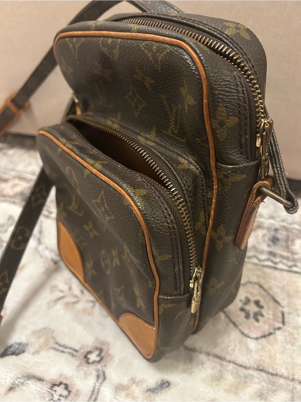Louis Vuitton Monogram Canvas Brown & Tan Messenger Bag - Picture 4 of 9
